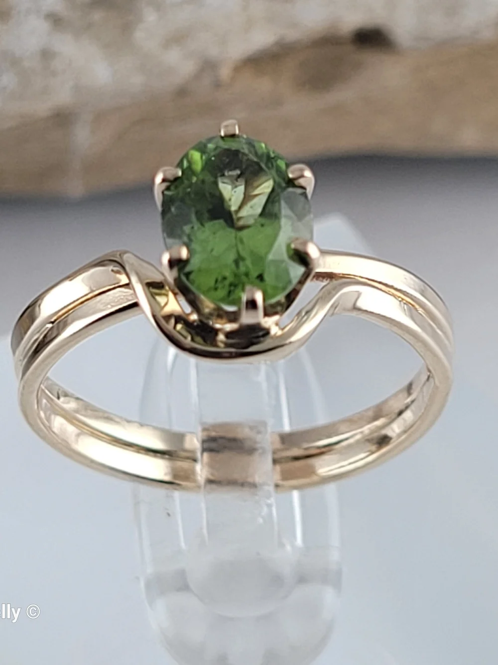 14K Yellow Gold Peridot Cocktail Ring Size 6 - Solid Gold! 👌🎁